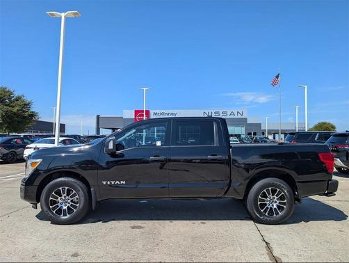 2024 Nissan Titan SV