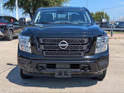 2024 Nissan Titan SV