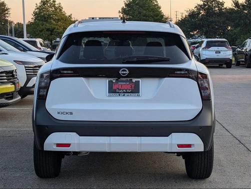 2026 Nissan Kicks SV