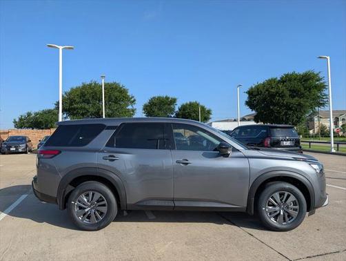 2025 Nissan Pathfinder S FWD