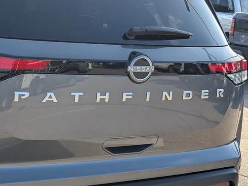 2025 Nissan Pathfinder S FWD