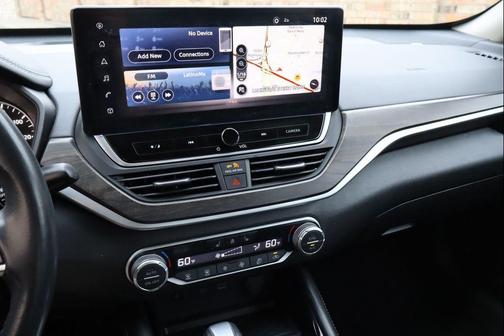 Brilliant Silver 2023 Nissan Altima 2.5 SL
