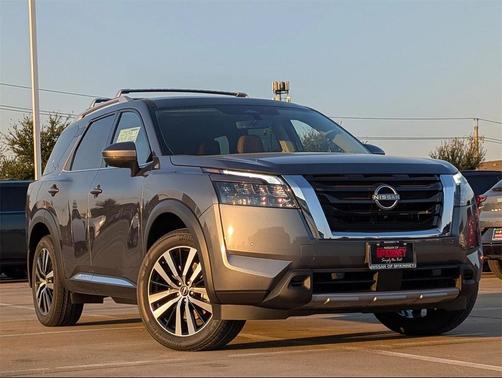 2025 Nissan Pathfinder Platinum FWD