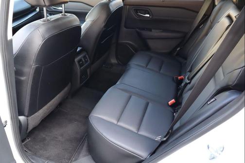 Pearl White Tricoat 2023 Nissan Rogue SV