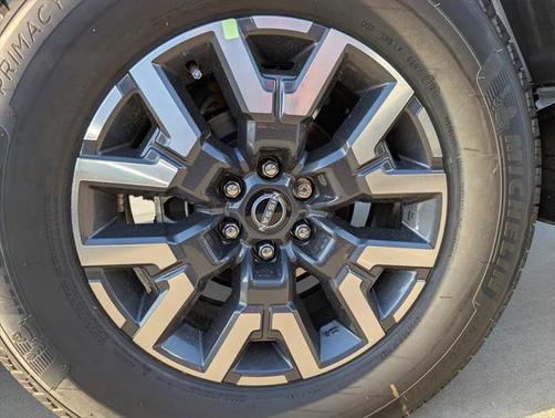 2025 Nissan Frontier SL