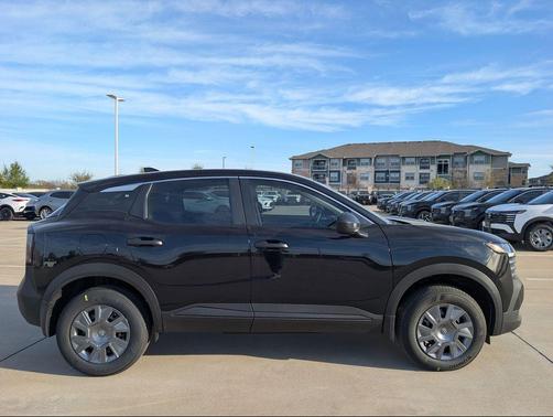 Super Black 2026 Nissan Kicks S