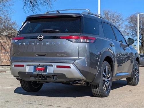 2025 Nissan Pathfinder Platinum FWD