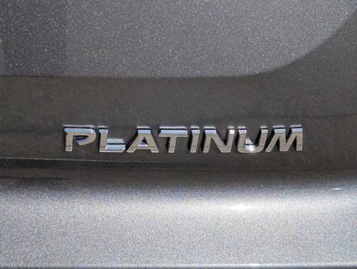 2025 Nissan Pathfinder Platinum FWD