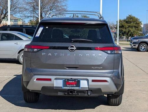 2025 Nissan Pathfinder Platinum FWD