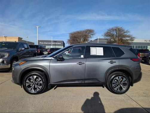 2021 Nissan Rogue SV