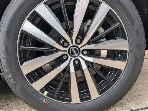 2025 Nissan Pathfinder Platinum FWD