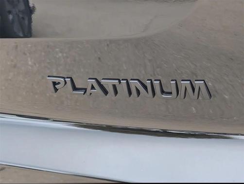 2025 Nissan Pathfinder Platinum FWD