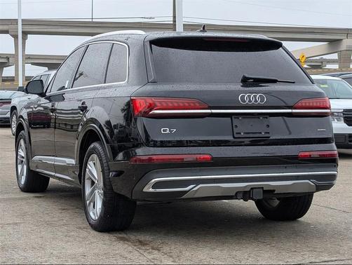 2021 Audi Q7 45 Premium Plus