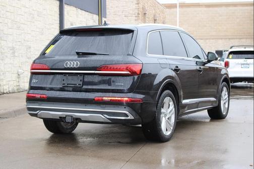 2021 Audi Q7 45 Premium Plus