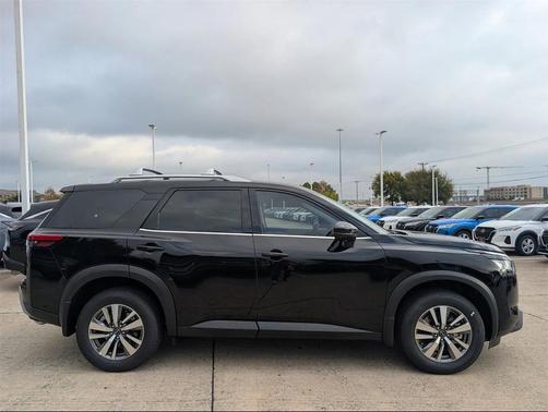 2025 Nissan Pathfinder SL 4WD