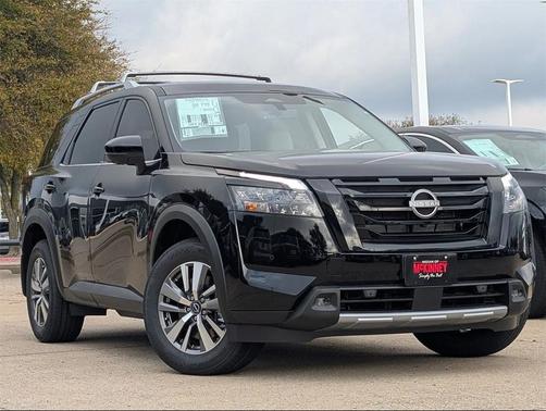 2025 Nissan Pathfinder SL 4WD