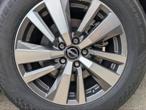 2025 Nissan Pathfinder SL 4WD