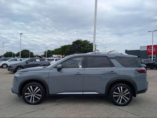 Boulder Gray 2024 Nissan Pathfinder Platinum FWD