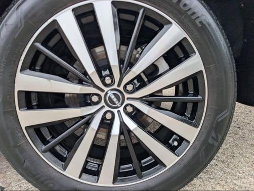 Boulder Gray 2024 Nissan Pathfinder Platinum FWD