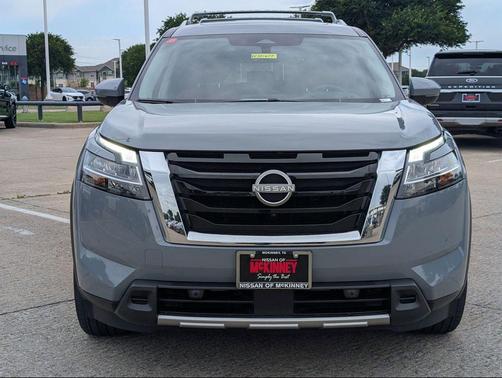 Boulder Gray 2024 Nissan Pathfinder Platinum FWD