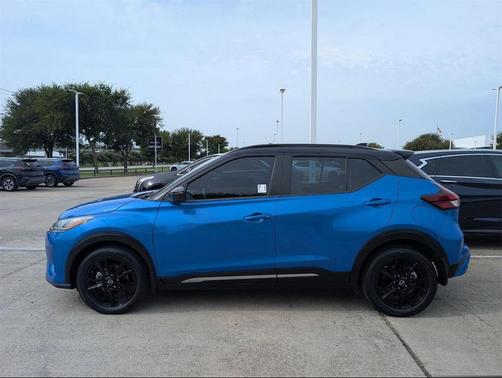 2023 Nissan Kicks SR