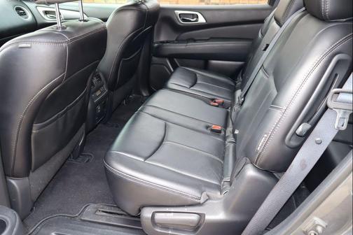 Gun Metallic 2018 Nissan Pathfinder SL