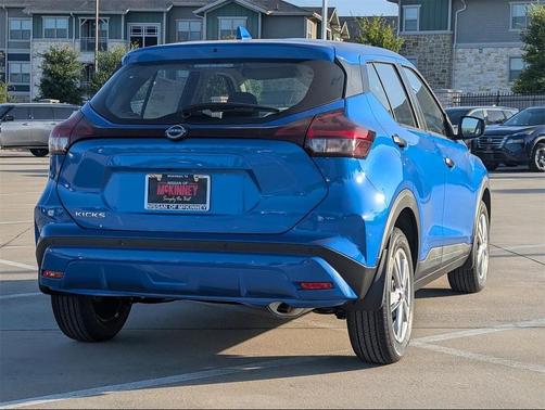 2025 Nissan Kicks S