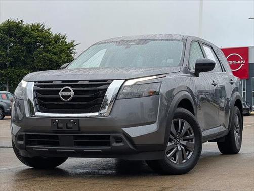 2023 Nissan Pathfinder S FWD