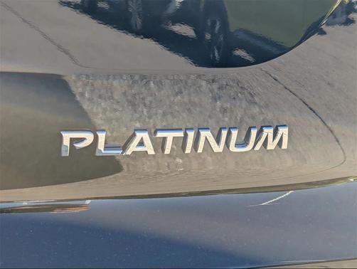 2025 Nissan Pathfinder Platinum FWD