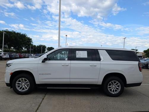 2023 Chevrolet Suburban LT