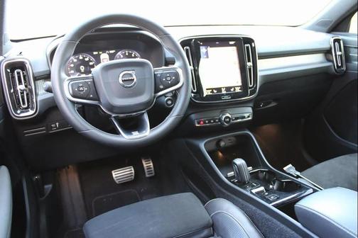 2020 Volvo XC40 T5 R-Design