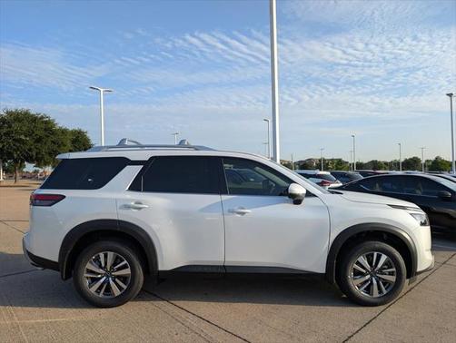 2025 Nissan Pathfinder SL FWD