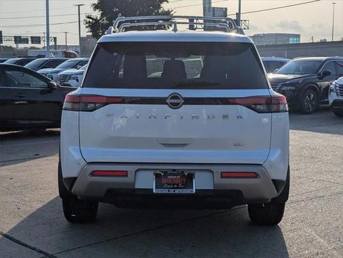2025 Nissan Pathfinder SL FWD