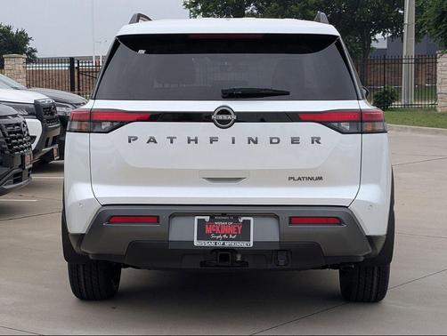 Everest White Pearl Tricoat 2026 Nissan Pathfinder Platinum