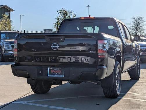2025 Nissan Frontier SL