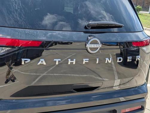 2025 Nissan Pathfinder SV FWD