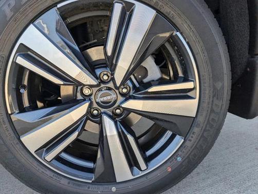 2025 Nissan Rogue SL