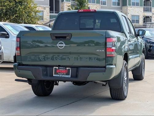 2025 Nissan Frontier SV