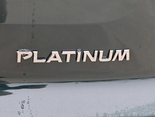 2025 Nissan Pathfinder Platinum FWD