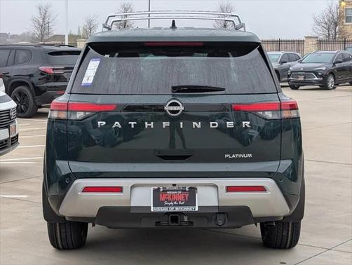 2025 Nissan Pathfinder Platinum FWD