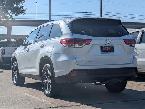 2019 Toyota Highlander LE I4