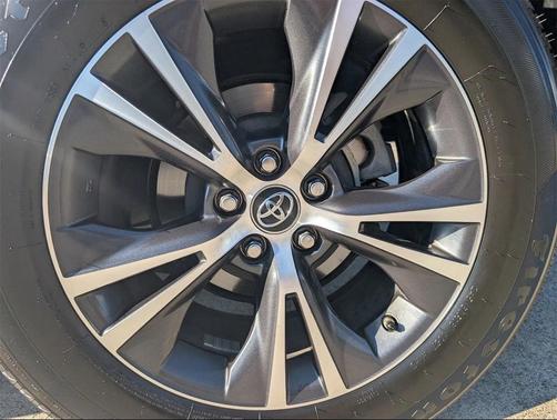 2019 Toyota Highlander LE I4