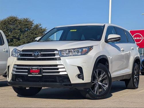 2019 Toyota Highlander LE I4