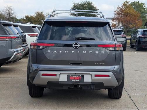 2025 Nissan Pathfinder Platinum FWD