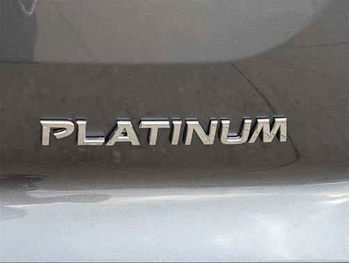 2025 Nissan Pathfinder Platinum FWD