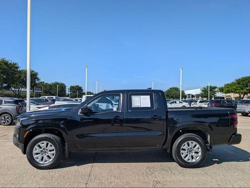 Super Black 2024 Nissan Frontier SV