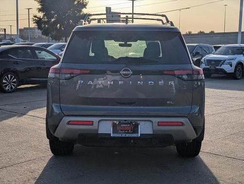 2025 Nissan Pathfinder SL FWD