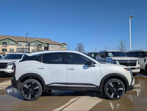 2026 Nissan Kicks SR