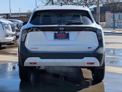 2026 Nissan Kicks SR