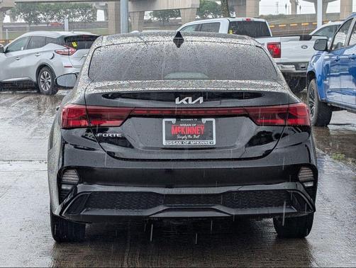 Aurora Black 2024 Kia Forte LXS